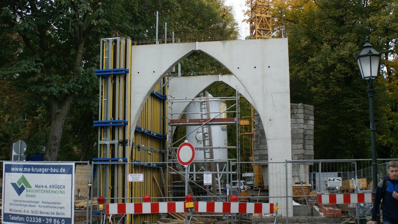 Innerer Betonkern des neuen Mühlentors noch ohne Decke