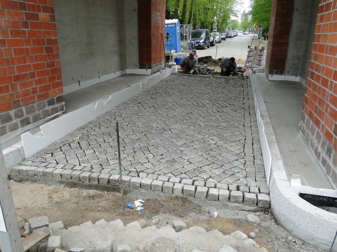 Pflasterung der Durchfahrt unter dem Mühlentor